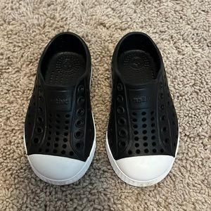 Native Toddler Shoes (Size 6)